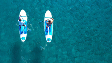 Ρέθυμνο: Πατέρας παρασύρθηκε με τα δύο παιδιά του στη θάλασσα πάνω σε σανίδες SUP