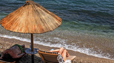 Καιρός: Έρχονται 40άρια το Σάββατο - Κυριακή με μελτέμια και μικρή υποχώρηση θερμοκρασιών 