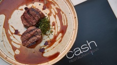 Fusion δημιουργική κουζίνα και καλοκαιρινά κοκτέιλ σε καταπράσινο κήπο στην Κηφισιά