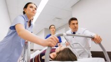 ΕΚΑΒ – Διακομιδές: Γιατί οι νοσηλευτές αρνούνται να συνοδεύουν ασθενείς μέσα στα ασθενοφόρα