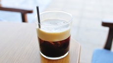 Τι γίνεται εκεί έξω; Νόστιμες πίτες στο χέρι, καφές σε κάψουλες και μπόλικο παγωτό και σορμπέ για τη ζέστη