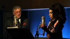 Τόνι Μπένετ: Ξανά viral το αξέχαστο ντουέτο με την Έιμι Γουάινχαουζ - «Τώρα τραγουδάτε μαζί από εκεί ψηλά»