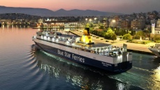 Πειραιάς: Πάνω από επτά ώρες ταλαιπωρία για 606 επιβαίνοντες στο «Blue Galaxy» λόγω μηχανικής βλάβης - Δείτε βίντεο