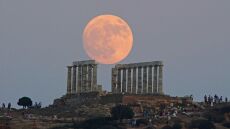 Με υπερπανσέληνο αρχίζει και ολοκληρώνεται ο φετινός Αύγουστος