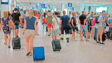 Κι όμως, ο τουρισμός είναι πάνω! - Τι αποκαλύπτουν τα επίσημα στοιχεία