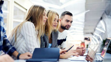 Εργασιακό νομοσχέδιο: Τι κερδίζουν οι εργαζόμενοι - Νομιμοποιείται η δουλειά σε δεύτερο εργοδότη