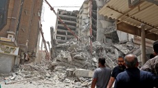 Ιράν: Πέντε κτίρια κατέρρευσαν ξαφνικά στη διάρκεια κατεδάφισης - Τέσσερις άνθρωποι σκοτώθηκαν