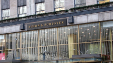 Η Paramount πωλεί τον εκδοτικό οίκο Simon & Schuster, έναν από τους πέντε μεγαλύτερους των ΗΠΑ