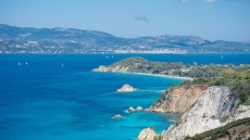 Ταξίδι στα οινοποιεία του ΣΟΚ Κεφαλονιάς: ποικιλίες, άνθρωποι, γευσιγνωσίες και πικνίκ σε μαγικά τοπία