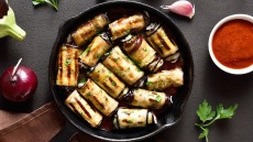 Μελιτζάνα: το απόλυτο λαχανικό του καλοκαιριού (+ συνταγές)