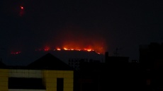 Φωτιά στην Πάρνηθα:  Σε ετοιμότητα να εκκενωθεί μονάδα φροντίδας ηλικιωμένων στις Αχαρνές