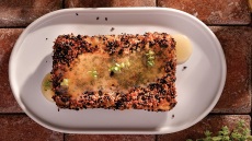 Τα σαγανάκια της παρέας: o απόλυτος μεζές με ελληνικά τυριά σε 6 διαφορετικές εκδοχές