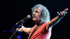 Βασίλης Παπακωνσταντίνου: Ακυρώθηκε προγραμματισμένη συναυλία του λόγω ατυχήματος