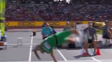  Παγκόσμιο πρωτάθλημα στίβου: Ακοντιστής από την Πορτογαλία έριξε βολή με... κωλοτούμπα - Δείτε βίντεο 