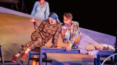 Θεσσαλικό Θέατρο: Στην Αθήνα η παράστασή του «Ο Αριστοφάνης Ονειρεύεται Λυσιστράτη + Πραξαγόρα»