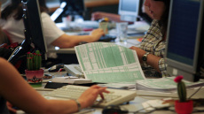 Φορολογικές δηλώσεις: Χωρίς επιπλέον φόρο το 64% των εκκαθαριστικών – Λήγει η προθεσμία στις 31 Αυγούστου