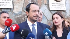 Κύπρος: Η νέα διαφορετική εμφάνιση του Νίκου Χριστοδουλίδη