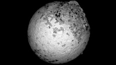 Τα μυστηριώδη σφαιρίδια που βρέθηκαν στον Ειρηνικό έχουν διαστρική προέλευση, λέει καθηγητής του Χάρβαρντ