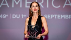 Εμίλια Κλαρκ: Κέρδισε το βραβείο «Nouvelle Hollywood» στο Φεστιβάλ Κινηματογράφου της Ντωβίλ 