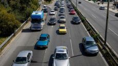 Εθνική Οδός Αθηνών - Κορίνθου: Ουρές χιλιομέτρων στο ρεύμα προς Αθήνα μετά από σύγκρουση τριών ΙΧ