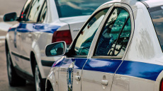 Έτσι δρούσε το κύκλωμα παράνομων ελληνοποιήσεων - Ο ρόλος «κλειδί» των δύο αστυνομικών και η «ταρίφα» των 15.000 ευρώ για κάθε ταυτότητα