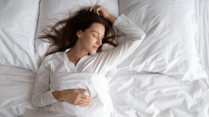 Τα οφέλη του μεσημεριανού ύπνου - Πώς μας κρατάει χαρούμενους και υγιείς