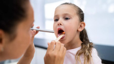 Στρεπτόκοκκος ομάδας Α: Όλα όσα πρέπει να γνωρίζουμε για τις λοιμώξεις που προκαλεί