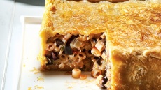 Μπριάμ σε φωλιά σφολιάτας