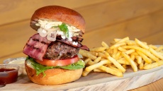 Το Pickaboo Eatery στο Ρέθυμνο ήρθε για να αλλάξει το street food