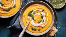 Βελουτέ κολοκυθόσουπα με τυρί κρέμα