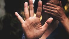 Ηράκλειο: Άγριος ξυλοδαρμός 51χρονης από τον σύζυγό της - Ήθελε να την βάλει με το ζόρι στο πορτμπαγκάζ!