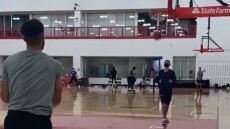 Στεφ Κάρι: Δείτε το βίντεο στο οποίο ευστοχεί σε τρίποντα από τη γωνία για πέντε σερί λεπτά