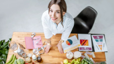 Έχετε πίεση; Μια διαιτολόγος δίνει τέσσερα χρήσιμα tips για να την ρίξετε με φυσικό τρόπο