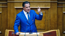 Νέα κόντρα Γεωργιάδη με ΚΚΕ: «Από 350.000 δημοσίους υπαλλήλους απήργησαν 100» - «Θα σας κάνουμε ρόμπα» απάντησε ο Παφίλης