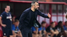 Μαρτίνεθ για την ήττα του Ολυμπιακού: «Κάναμε λάθη που στην Ευρώπη τα πληρώνεις - Είχαμε ευκαιρίες για περισσότερα γκολ»