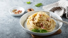 7 φαγητά που μας αρέσει να τρώμε λάθος