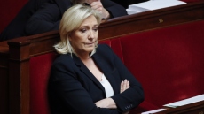 Μαρίν Λεπέν: Την παραπομπή της σε δίκη για φερόμενη κατάχρηση κονδυλίων της ΕΕ, εισηγούνται οι εισαγγελείς