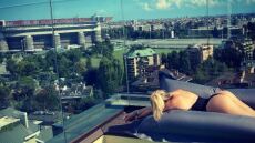 Γουάντα Νάρα: Θυμήθηκε την εποχή που έμενε στο Μιλάνο, ανεβάζοντας «καυτή» φωτογραφία με φόντο το «Σαν Σίρο» 