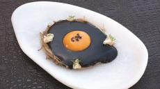Το αυγό στις μισελενάτες κουζίνες του κόσμου