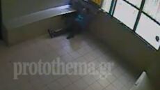 Ομόνοια: Η τρελή καταδίωξη του ταξιτζή από αστυνομικούς, οι διπλές χειροπέδες και ο Ιάπωνας τουρίστας