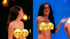 Naked Attraction: Viral το ριάλιτι γνωριμιών, όπου οι παίκτες βγαίνουν ραντεβού εντελώς γυμνοί