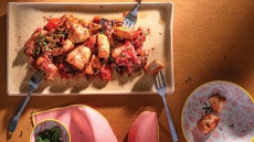 Κοτομπουκιές με ζεστή μελιτζανοσαλάτα