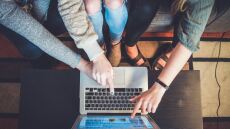 Ευρωπαϊκή κάρτα νέων: Δωρεάν διάθεση σε 18.000 νέους - Έως τέλος του έτους οι αιτήσεις