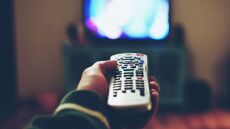 Ένας 48χρονος ο «εγκέφαλος» του κυκλώματος τηλεοπτικής πειρατείας στη Σαντορίνη - Δικογραφία και για άλλους 68