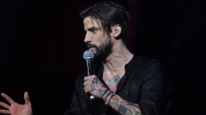 Αναστάσιος Ράμμος: «Δέχομαι φλερτ από άντρες και τους φλερτάρω κι εγώ»