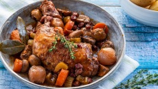 Μαγειρεύουμε κόκορα με 15 απολαυστικούς τρόπους (κλασικούς ή πιο ιδιαίτερους)