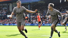 Premier League, Λούτον - Τότεναμ 0-1: Κέρδισε και με παίκτη λιγότερο και πάτησε κορυφή - Δείτε το γκολ 