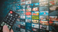 Απίστευτοι διάλογοι στη δικογραφία για τους πειρατές της συνδρομητικής: Ο εστιάτορας και ο αστυνομικός-μαμούνι