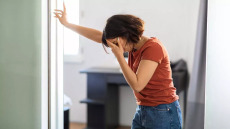 Ίλιγγος – Ζάλη: Ποιες οι διαφορές τους – Τα συμπτώματα που δεν πρέπει να αγνοήσουμε