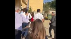 Πόλεμος στο Ισραήλ: Η στιγμή που ο Βρετανός ΥΠΕΞ τρέχει να καλυφθεί καθώς ηχούν οι σειρήνες